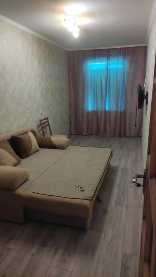 Apartments Near The Trinity Church On Dovzhenko Street,102 Chernihiv Exterior photo